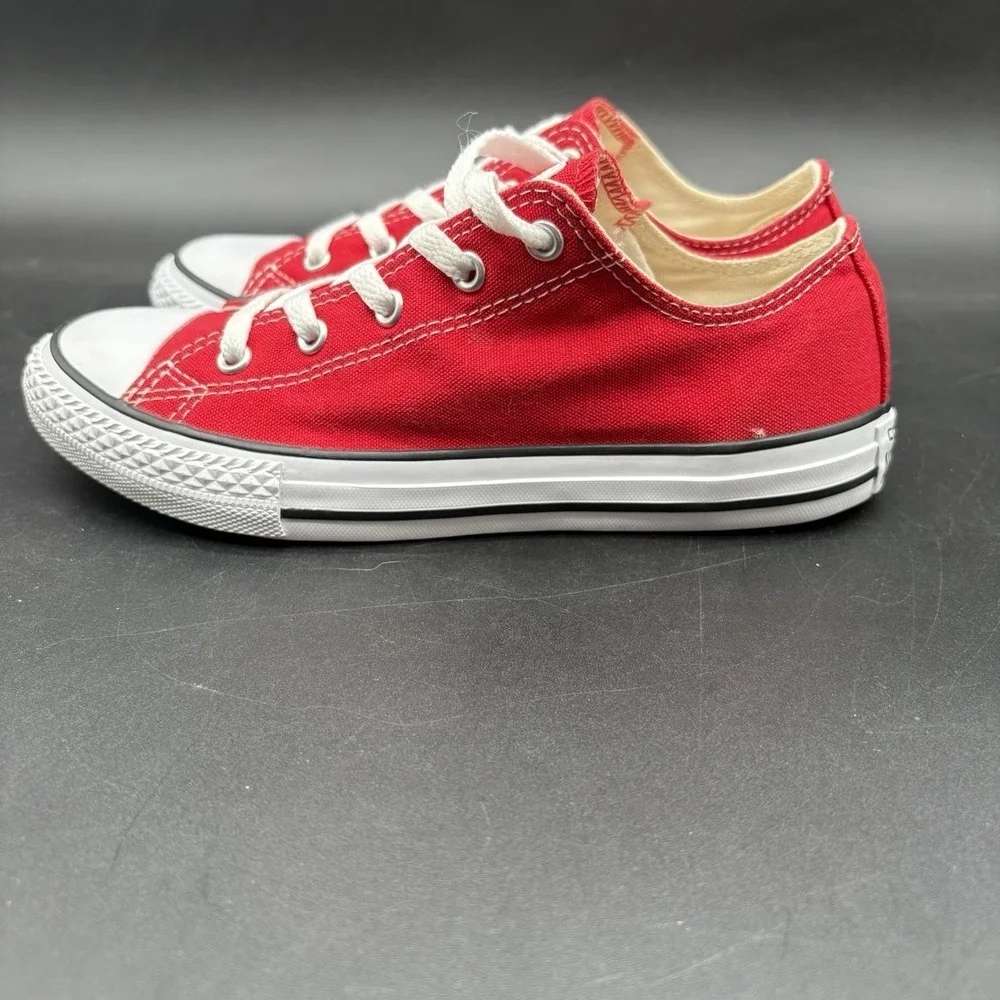 Converse Chuck Taylor All Star Low Top Youth Size 3 Red Canvas Sneakers 3J236